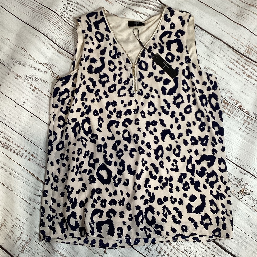 496. Tahari Beige Animal Print Sleeveless Blouse NWT Size Large - Picture 2 of 4